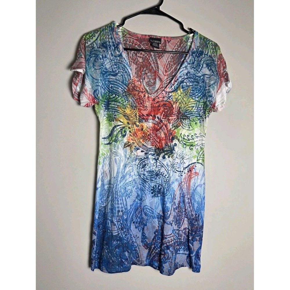 Daytrip Buckle V-Neck Tee Short Sleeve Tie Dye Paisley Boho Graphic T-Shirt M